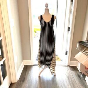 Love Ryan Black & Cream Stretchy Shark Hem Maxi Dress